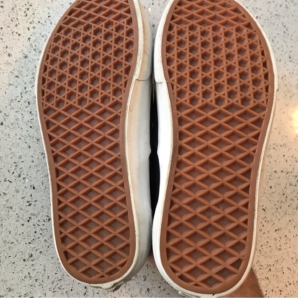 Vans - Picture 3 of 6